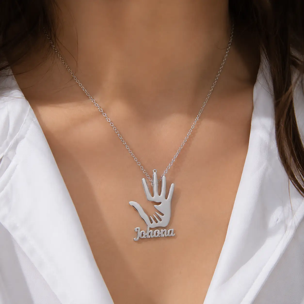 Personalized Name Necklace – Heart Pendant in Gold, Silver & Rose Gold by Hegichi