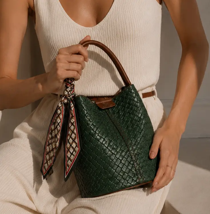 Bucket Bag Luxe Woven Effect Exclusive Edition by Hegichi