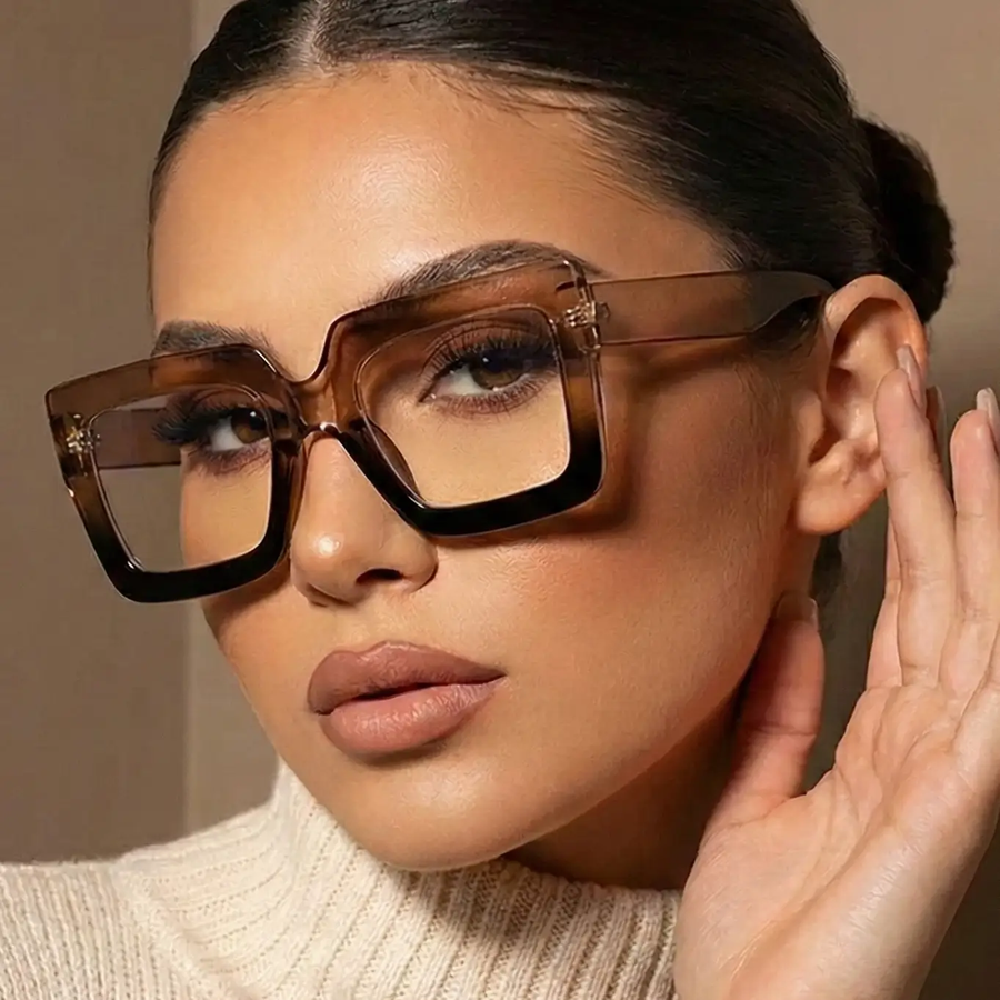 نظارات قراءة نسائية | إطارات مربعة هندسية بتصميم كلاسيكي وعدسات شفافة