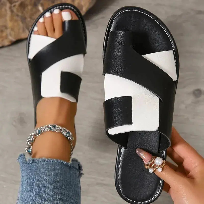 Ladies' flat sandals, color blocked toe sandals, casual summer outdoor sandals by Hegichi