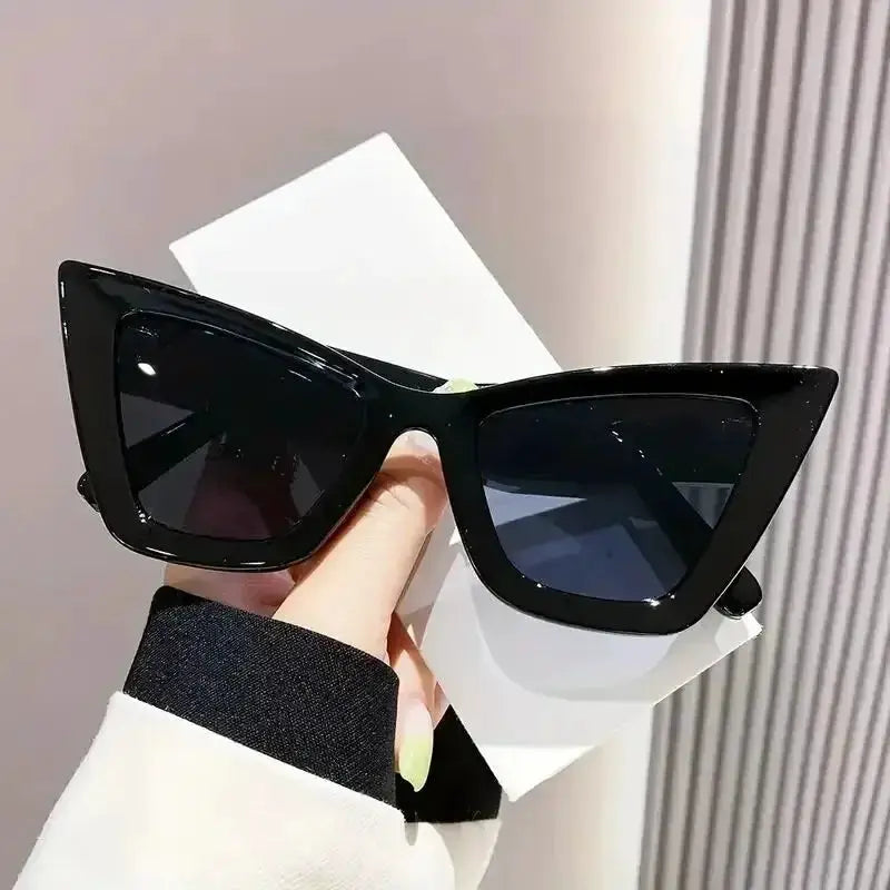 Oversized Cat-Eye Sunglasses – Vintage Frame by Adornity