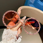 Ladies diamond new fashion glasses, slim face, fashionable high-grade sunglasses, street shooting. by Hegichi