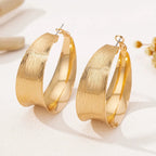 A Pair of Women's Earrings, Simple and Stylish with Brushed Finish, Suitable for Daily Wear and Vacation Wear by Hegichi