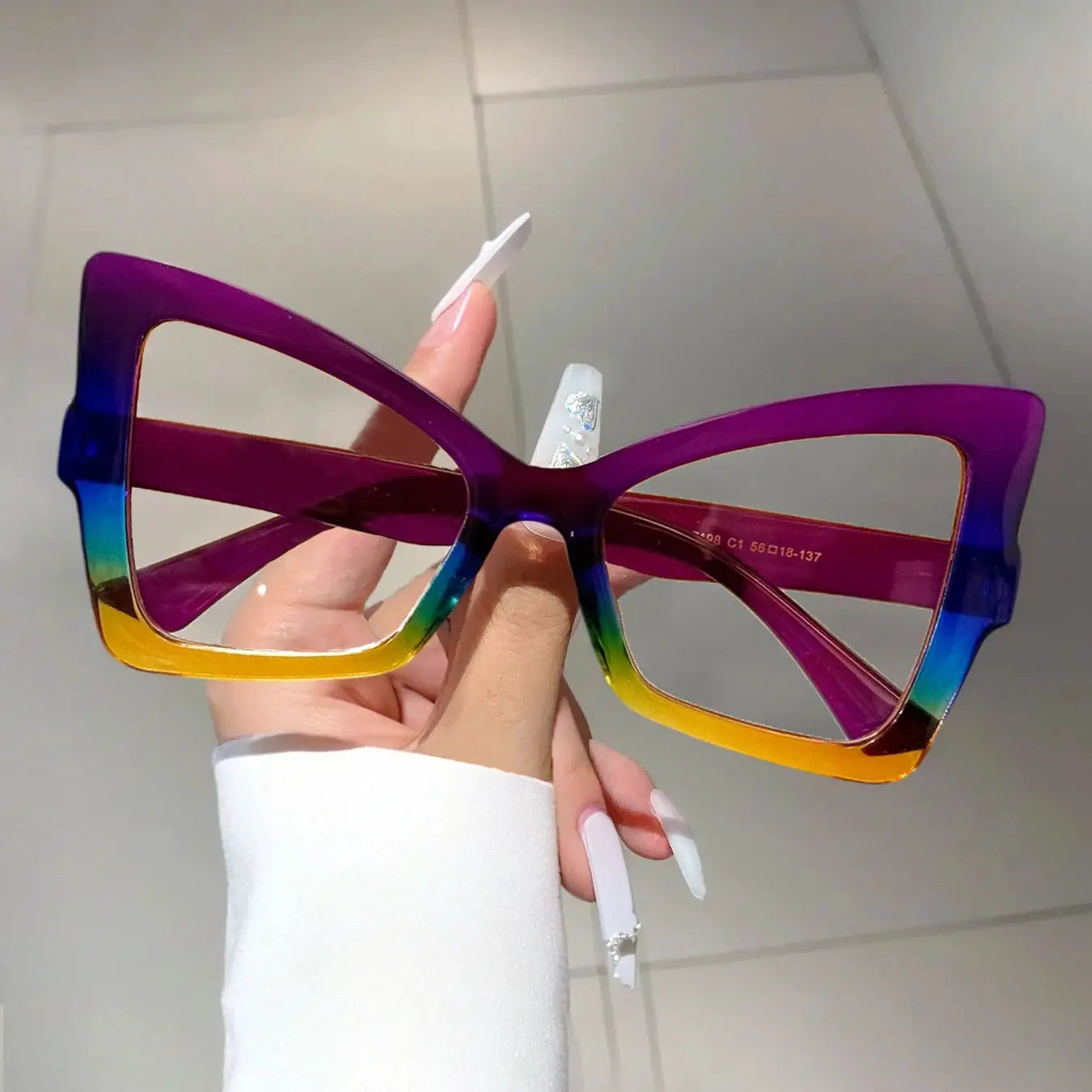 Oversized Cat-Eye Sunglasses – Contrast Frame by Adornity