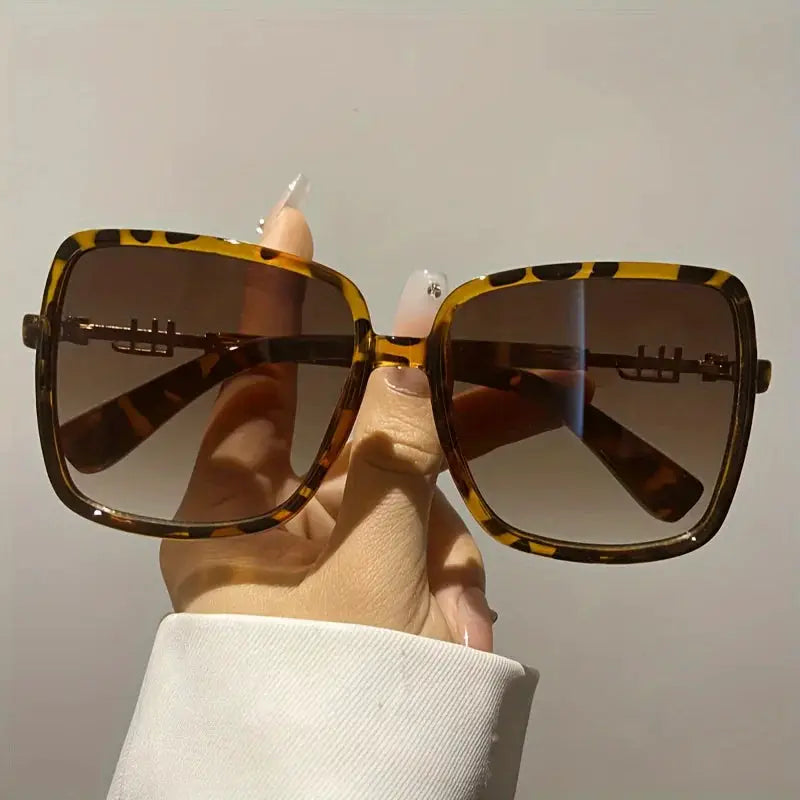 Retro Two Tone Sunglasses Plastic Composite Collection Gradient UV400 Limited Availability Accessory