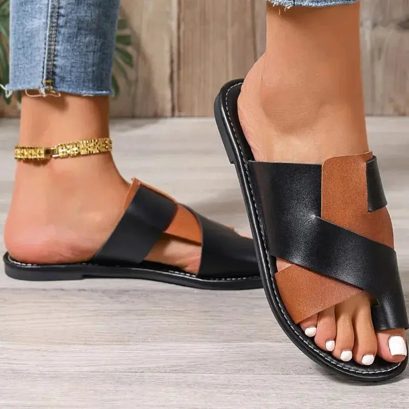 Ladies' flat sandals, color blocked toe sandals, casual summer outdoor sandals by Hegichi